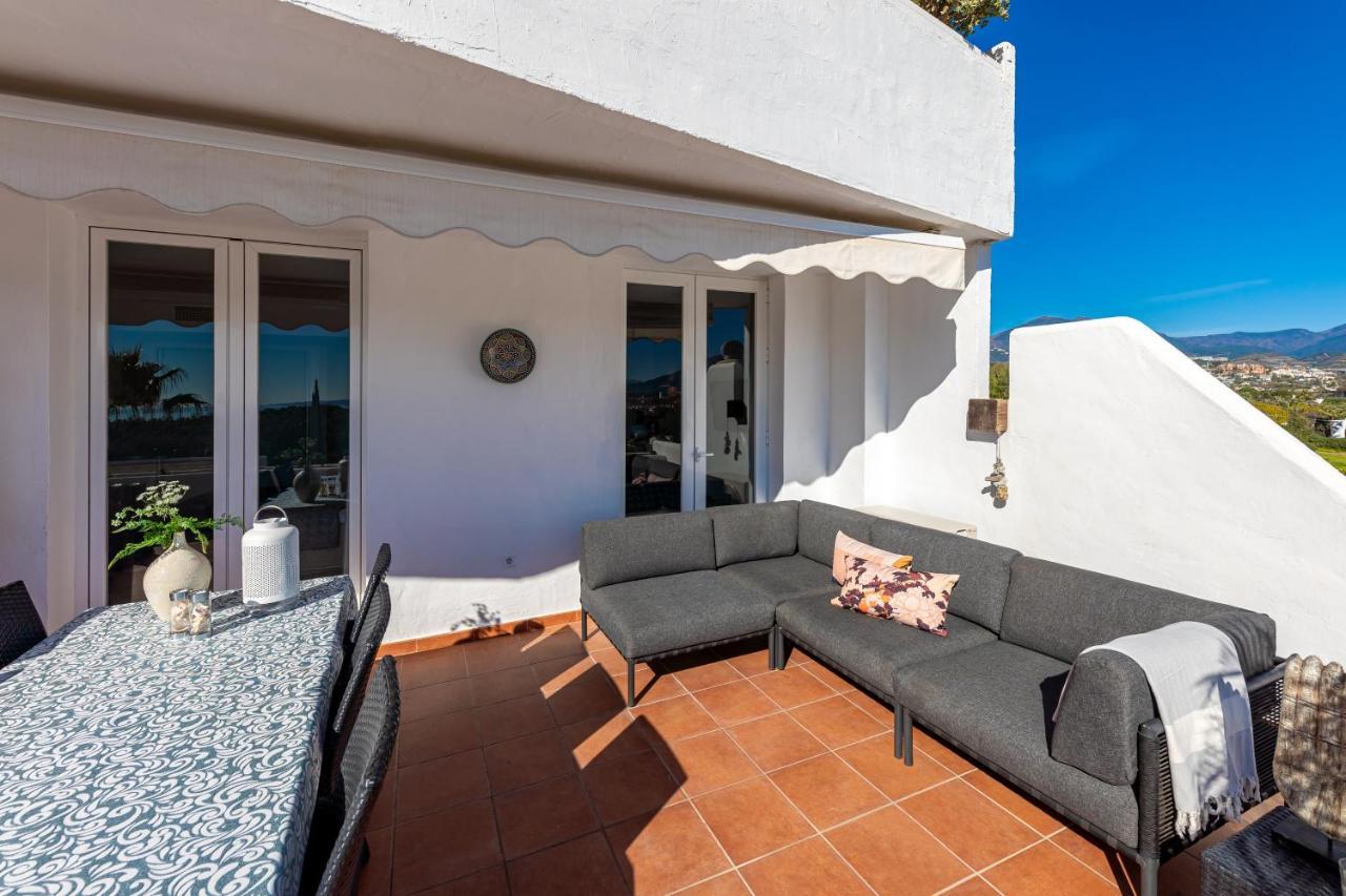 2 Bedroom With Sea And Mountain Views, Pool *