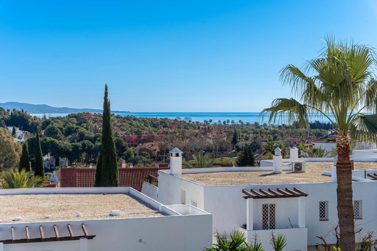 2 Bedroom With Sea And Mountain Views, Pool Apartment